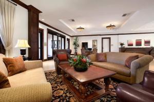 Embassy Suites La Quinta - Hotel & Spa