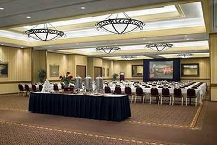 Doubletree Hotel & Exec. Meeting Ctr. Portland-lloyd Center