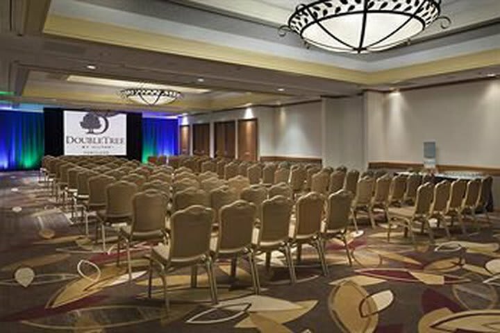 Doubletree Hotel & Exec. Meeting Ctr. Portland-lloyd Center