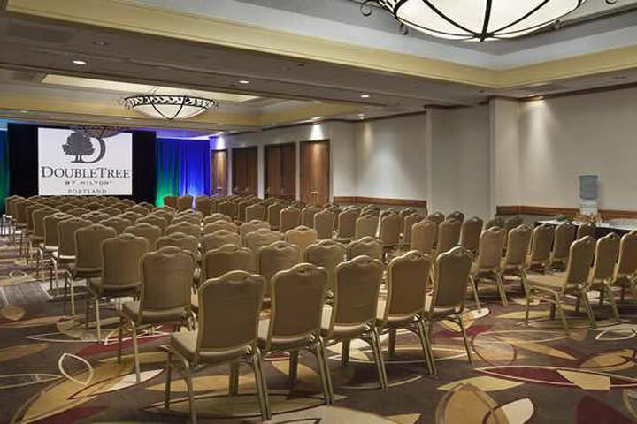 Doubletree Hotel & Exec. Meeting Ctr. Portland-lloyd Center