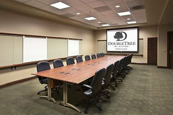 Doubletree Hotel & Exec. Meeting Ctr. Portland-lloyd Center