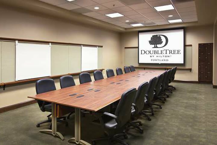 Doubletree Hotel & Exec. Meeting Ctr. Portland-lloyd Center