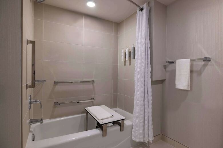 Hotel Embassy Suites Tulsa - I-44
