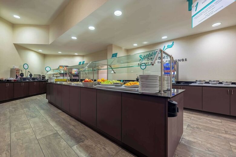 Hotel Embassy Suites Tulsa - I-44