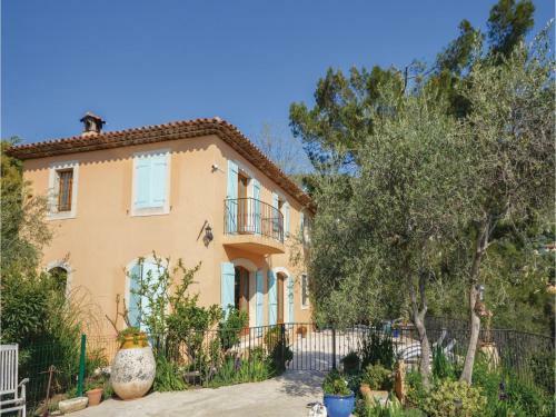 Three-bedroom Holiday Home In Speracedes