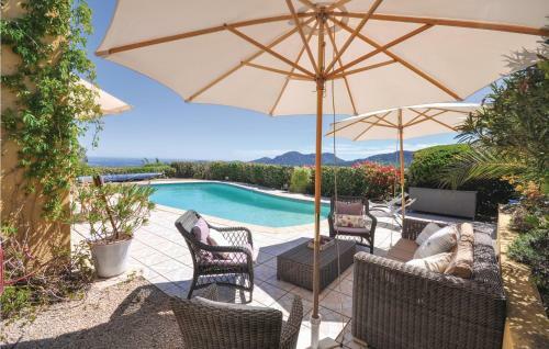 Five-bedroom Holiday Home In Les Adrets D L�esterel