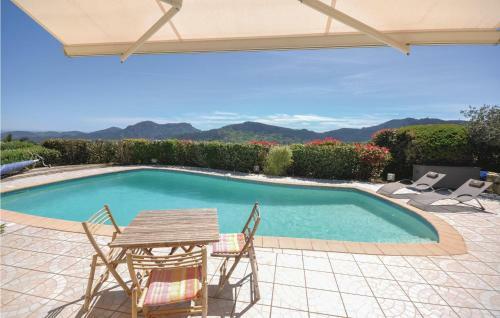 Five-bedroom Holiday Home In Les Adrets D L�esterel