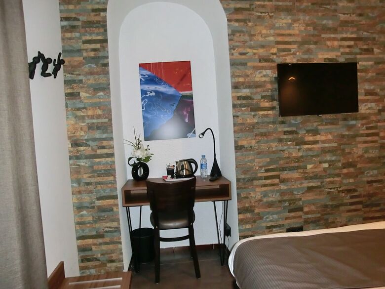 Hotel Sur Le Quai