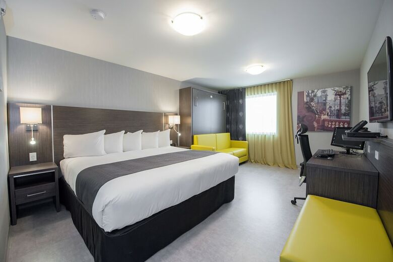 Hotel H�tel & Suites Le Dauphin Qu�bec