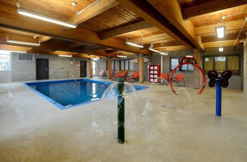 Hotel H�tel & Suites Le Dauphin Qu�bec