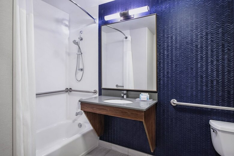 Hotel Fairfield Inn & Suites By Marriott Kelowna - Studio Suite Cb