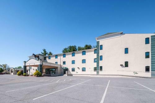 Hotel Rodeway Inn And Suites