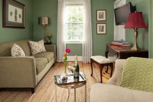 Bed & Breakfast Candleberry Inn On Cape Cod