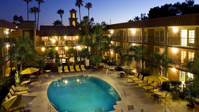 Hotel Embassy Suites Williams Center
