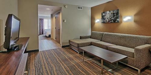 Hotel Holiday Inn & Suites