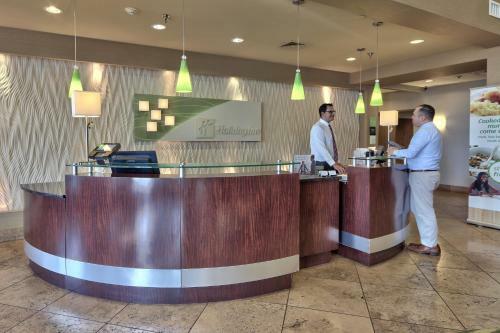 Hotel Holiday Inn & Suites
