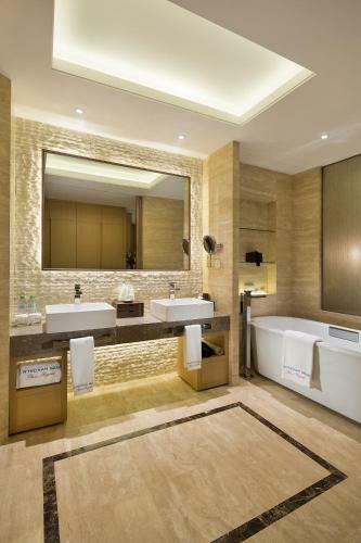 Hotel Wyndham Grand Plaza Royale Wenchang