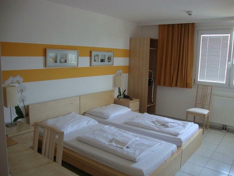 Lenas Donau Hotel