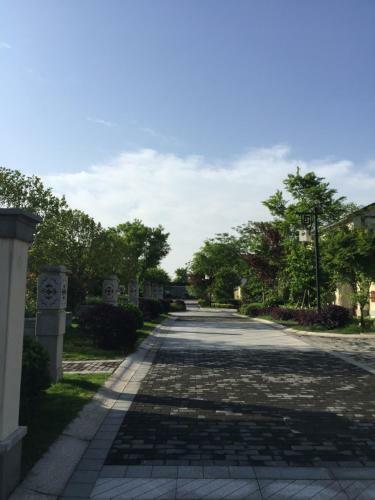 Taihu Lake King Apartment