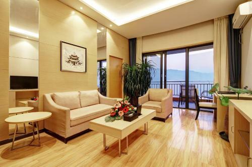 Dali Erhai Longwan Holiday Hotel