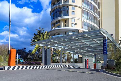Dali Erhai Longwan Holiday Hotel