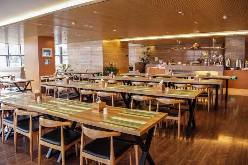 Dali Erhai Longwan Holiday Hotel