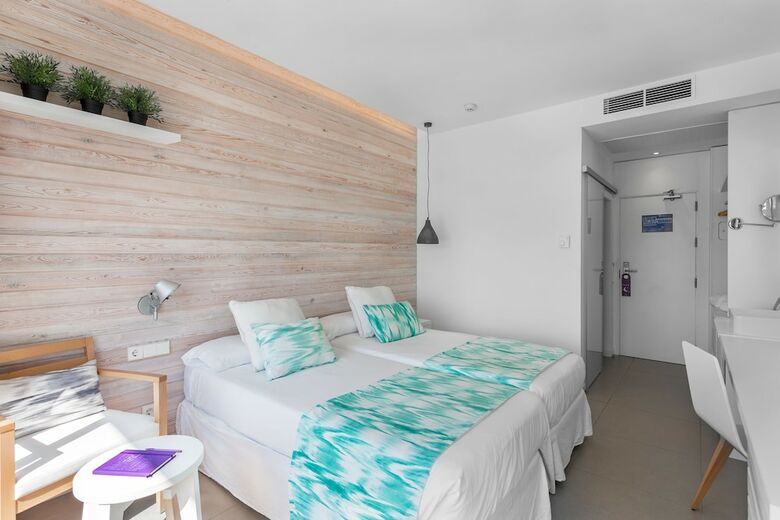 Hotel Fergus Style Palmanova