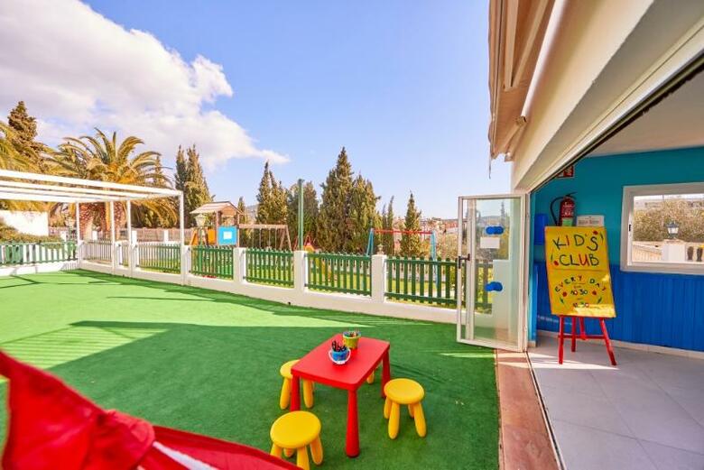 Apartamentos Holiday Center