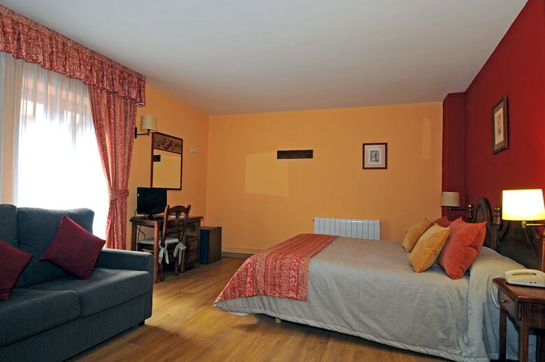 Hotel Husa Eth Pomer