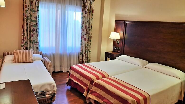 Hotel Husa Urogallo