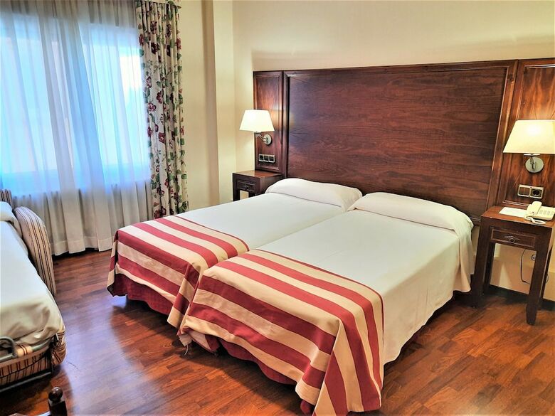 Hotel Husa Urogallo