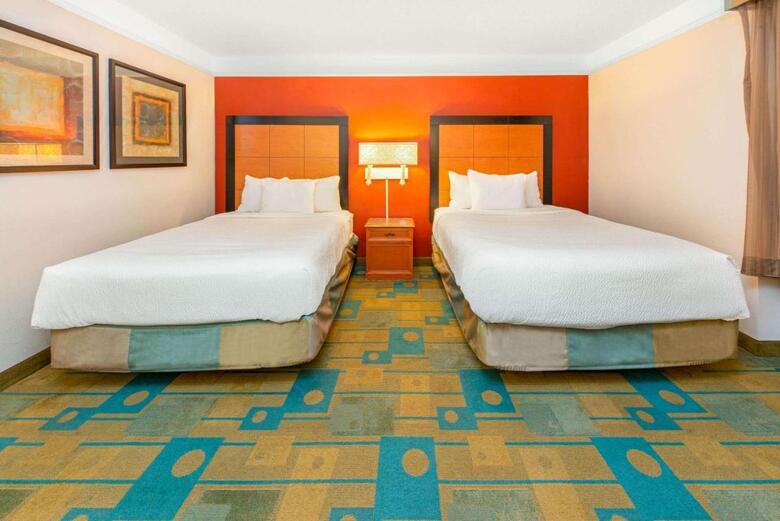 Hotel La Quinta Inn & Suites Usf (near Busch Gardens)