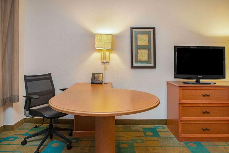 Hotel La Quinta Inn & Suites Usf (near Busch Gardens)
