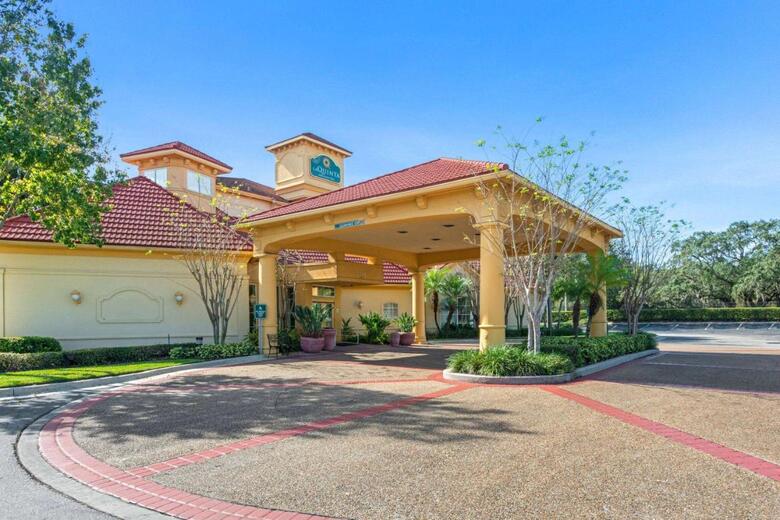 Hotel La Quinta Inn & Suites Usf (near Busch Gardens)