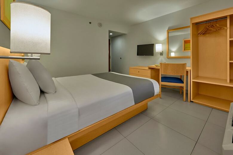 Hotel City Express Lazaro Cardenas