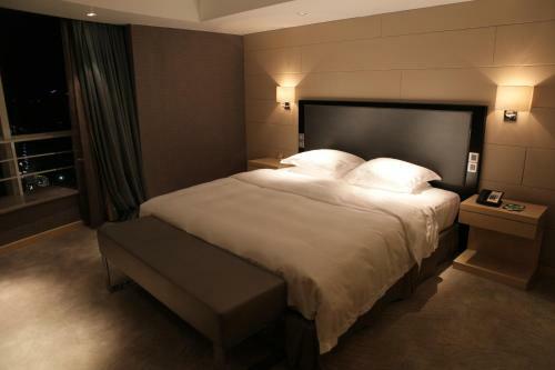 Huangyan Yaoda Hotel