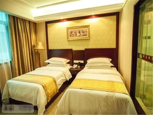 Vienna International Hotel Heyuan Yajule Garden