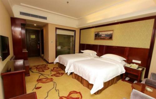 Vienna International Hotel Heyuan Yajule Garden