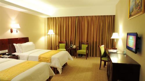 Vienna International Hotel Heyuan Yajule Garden