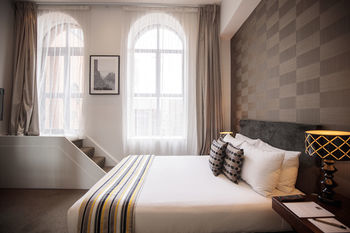 Hotel Off The Square