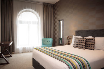 Hotel Off The Square