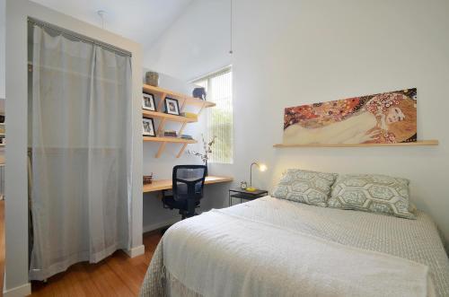 South 2nd Apartment 1806