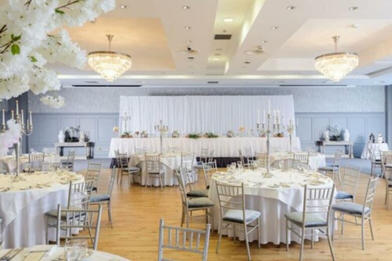 Carlton Shearwater Hotel