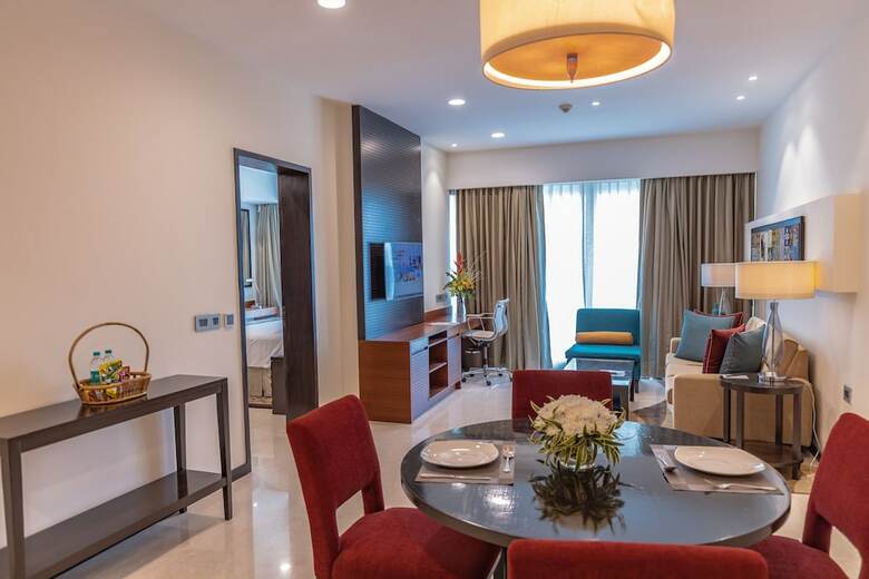 Hotel Somerset Greenways