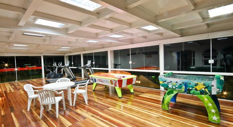 Chris Park Hotel