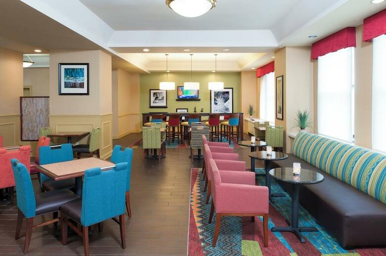 Hotel Hampton Inn Downtown, Across From Circle Center