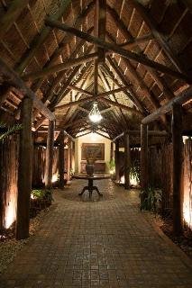 Hotel Mpongo Private Game Reserve