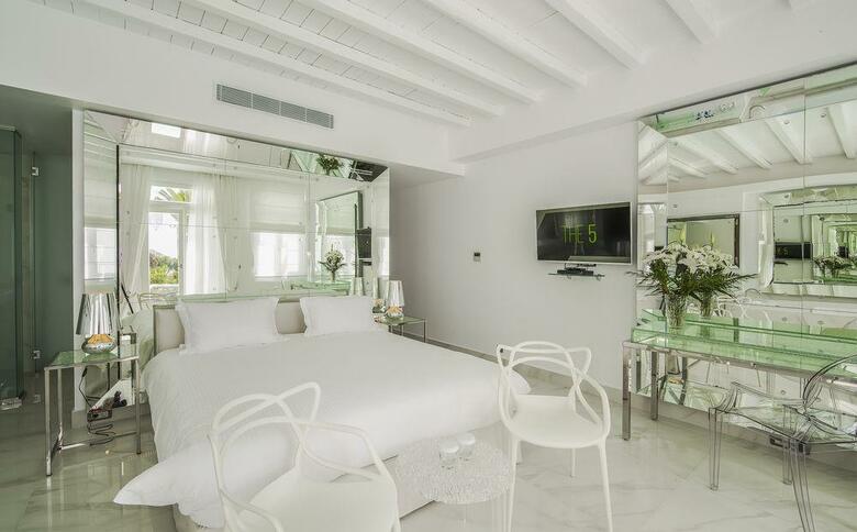 La Residence Mykonos Hotel Suites