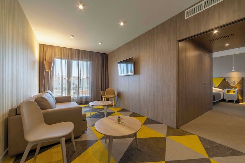 Hotel Macia Sevilla Kubb