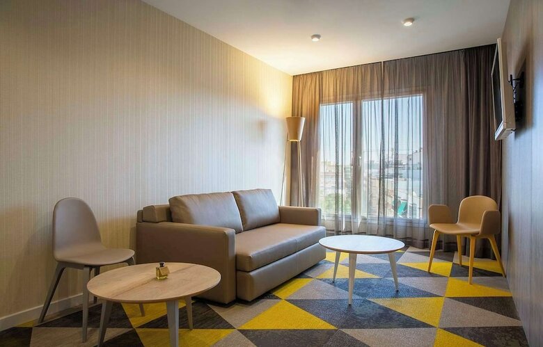 Hotel Macia Sevilla Kubb